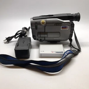Sony CCD-TRV41 Stereo HI8 HI 8 8mm Video8 Camcorder Bundle New Battery Tested - Picture 1 of 20