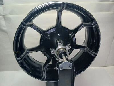 Rueda trasera Harley-Davidson Electra Glide CVO 2017-18 7 radios 16x5 40900458 Foto 1 de 4