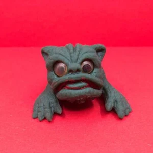 Rare Vintage Baby Boglins Finger Puppet Green Toy Rubber Figure 1990s - Picture 1 of 7