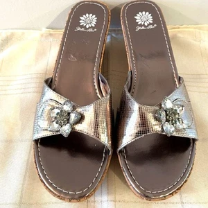 Yellow Box Silber Strass Blume Keilabsatz Sandalen-Größe 11 - Bild 1 von 8
