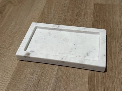 Bandeja de mármol Laureli de The Polished Jar Foto 1 de 4