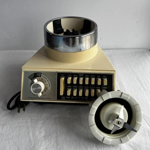 Waring Futura Series Solid State Blender Base Model 11BG159 + Blade Assembly - Picture 1 of 9