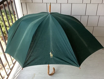 Paraguas Polo Ralph Lauren vintage con mango de madera curvado portero verde bosque Foto 1 de 4