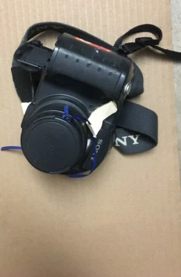 Sony Mavica MVC-CD500 Black LCD Display 5-MP 3x Optical Zoom Camera READ - Image 1 of 4