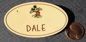 1970er Walt Disney World oder Disneyland Mickey Mouse DALE Mitarbeiter Namensschild Pin---- - Bild 1 von 1