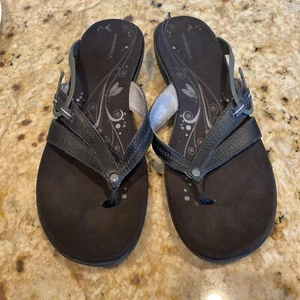 Merrell Womens 9 Celeste Flip Flop Thong Sandal Black Slip on Beach Vacation - Picture 1 of 11