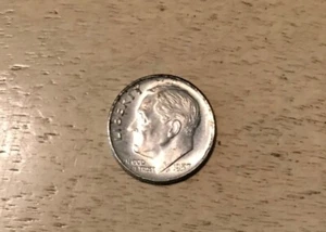 1957 D TONED UNCIRCULATED ROOSEVELT SILVER DIME ACTUAL COIN 10c SET BREAK - Picture 1 of 2