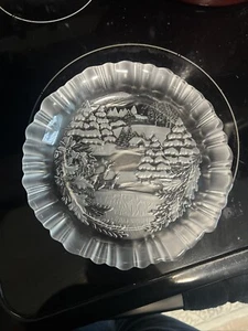 Mikasa Milchglas Wintertraum Servierplatte 8" - Bild 1 von 1
