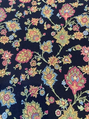 Karen Jarrar para Marcus Brothers Textiles Multicolor Floral Algodón Por POR Y Foto 1 de 4