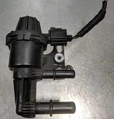 Válvula de control de purga de bahía de motor Ford Fusion Sport 2010 OE 3,5 L 7U5Z-9C915-D 40 Foto 1 de 4