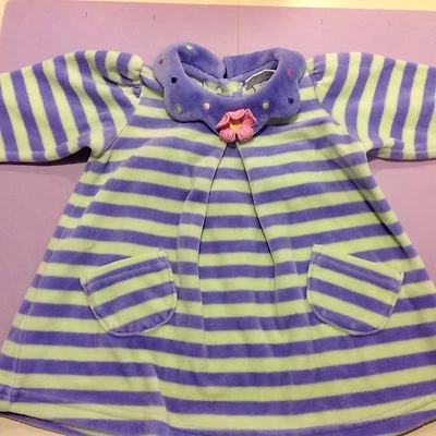 Vestido de terciopelo azul y verde a rayas con flor rosa talla 6 meses Le Top para niñas Foto 1 de 4