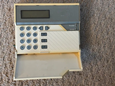 DSC PC3000 Control Panel - Image 1 of 2