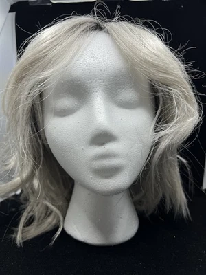 Peluca sintética con frente de encaje Rene Of Paris Orchid Collection Ella Moonstone Foto 1 de 4