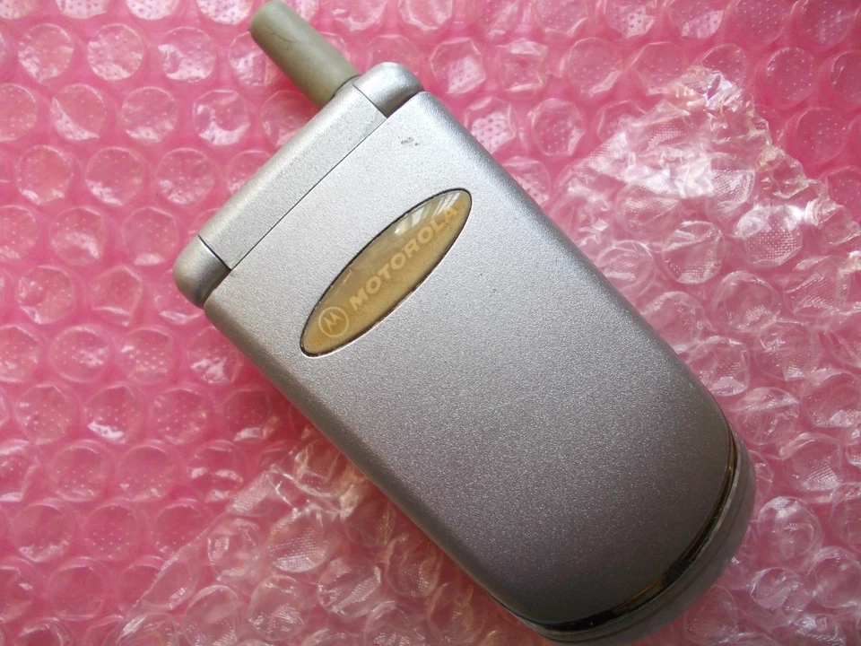 Cellulare MOTOROLA V150 MC3   - Immagine 1 di 1
