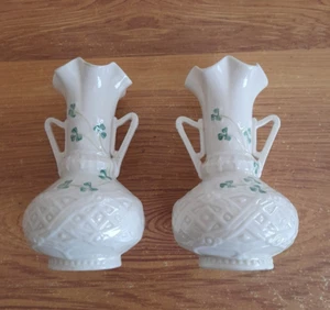 Pair of Belleek Shamrock Double Harp Handled Vase 6th Mark 1965-1980 - Picture 1 of 15