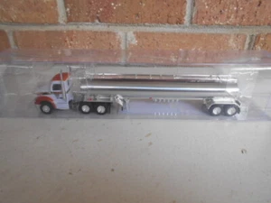 Trucks N' Stuff HO Waage Cox Peterbilt Traktor 579 & Tankanhänger #400680 - Bild 1 von 11