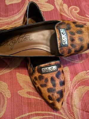 Zapatos planos de pelo de becerro con estampado de leopardo Brighton 7,5 Eve mocasines de cuero al por menor $208 Foto 1 de 3