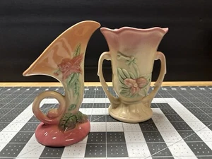 Vintage Hull Art Pottery USA vaso doppio manico e cornucopia smaltata set di 2 - Foto 1 di 21