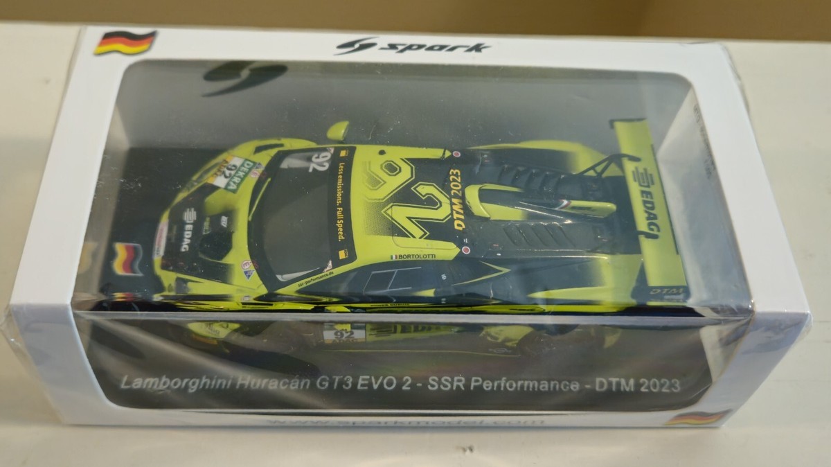 エブロ ebbro カルソニック 1993 サイン入り Amazon | エブロ 1/43 CALSONIC SKYLINE GT-R R32 1993 Fuji Mar