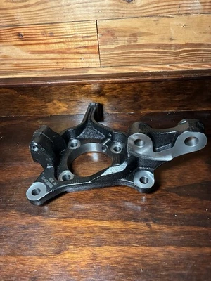 Nudillo de dirección Dorman 698-220 para Subaru Forester Foto 1 de 4