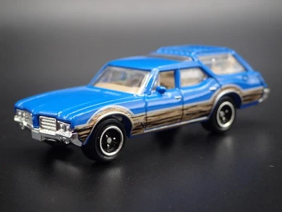 1971 71 Olds OLDSMOBILE Vista Cruiser Carro Blu 1:64 Scala Diecast Vettura - Immagine 1 di 4
