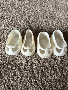 Zapatos vintage Cabbage Patch 2 pares - total de 4 zapatos blancos Mary Jane - Imagen 1 de 2