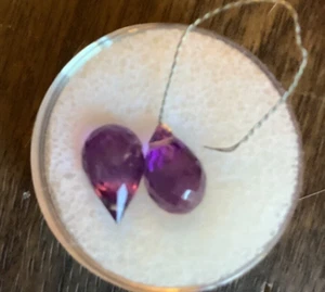 2)-amethyst broilettes 1-9.5x6mm, 1-10x6.5mm - Picture 1 of 3