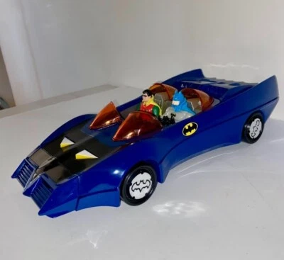 Batimóvil Kenner 1984 con figuras de Batman y Robin - Superpoderes DC de colección (16) Foto 1 de 4