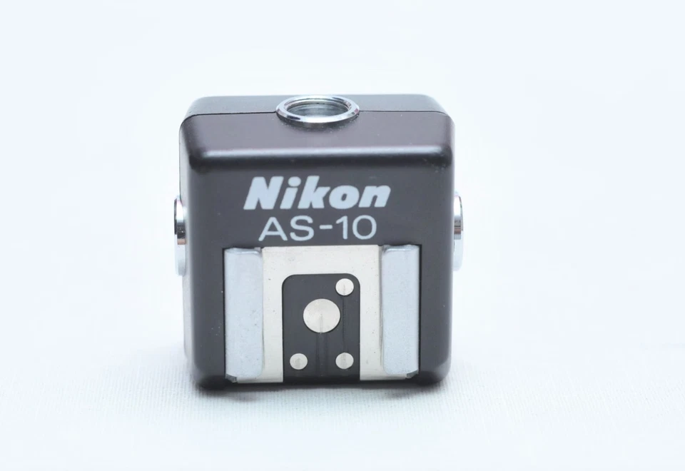 Nikon AS-10 TTL Multi Flash Adapter - Image 1 of 1