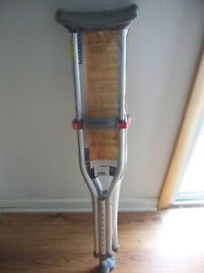 Medline Guardian Signature, Lot of 3 Crutches, Youth/Juvenile, 4'6"-5'2", New 