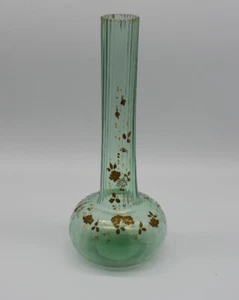 Jarrón bulboso Moser checo bohemio acanalado flores verdes y doradas 11" - Imagen 1 de 6