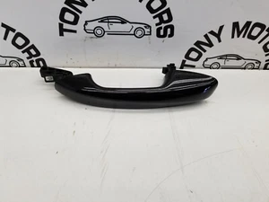 Mercedes GLC C253 2020 manija de puerta exterior del pasajero delantero izquierdo en negro 197 - Imagen 1 de 6