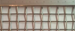 Edelstahl Drahtgewebe V2A mit 10mm Maschenweite, 1,5mm Drahtstärke. 100cm x 50cm - Bild 1 von 2