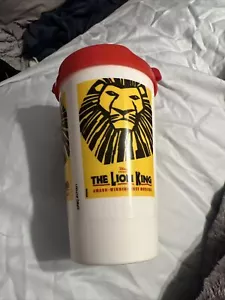Copa de recuerdos musicales de Broadway de Disney El Rey León con tapa roja - Imagen 1 de 6