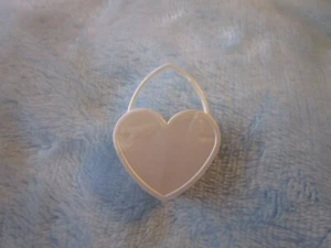 Barbie Vintage White Heart Shaped Handbag / Purse, Hard Plastic - Picture 1 of 2