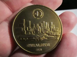 1976 DALLAS, TEXAS MONETA MUNICIPIO 1 1/2" -OFC T2 - Foto 1 di 2
