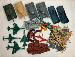 CAJA DE ALMACENAMIENTO DE INFANTERÍA FISHEL VINTAGE CON SOLDADOS Y VEHÍCULOS MILITARES 1993 - Imagen 1 de 15