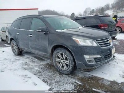 Rueda de aluminio 18x7-1/2 compatible con 15-17 TRAVERSE 3490446 Foto 1 de 4