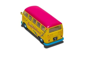 Corgi Volkswagen Campervan "Congratulations" - Bild 1 von 1