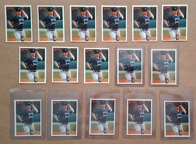 1993 + Lote de 26 tarjetas Andy Pettitte - Bowman RC #103, Fleer Focus verde/300 y más Foto 1 de 4