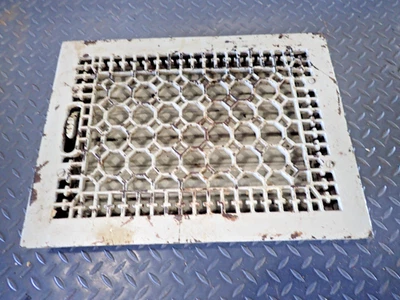 Antigua rejilla de registro de hierro fundido victoriana de pared vintage ventilación de calor con persianas #3 Foto 1 de 4