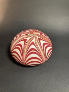 ¿Murano vintage? Pisapapeles de vidrio arte pluma tirada Millefiori - Imagen 1 de 18