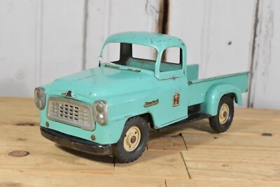 VINTAGE TRU SCALE INTERNATIONAL HARVESTER IH AQUA PICKUP TRUCK - Image 1 of 4