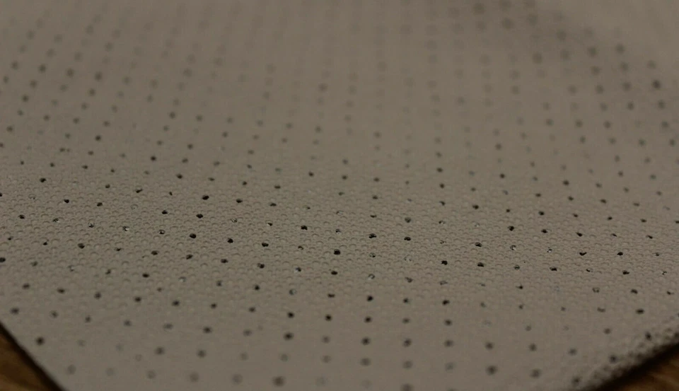 FORD CAPRI MK2/MK3 HEADLINING IN PERFORATED MOONSTONE PUTTY WITHOUT SUNROOF — 第 1/1 张图片