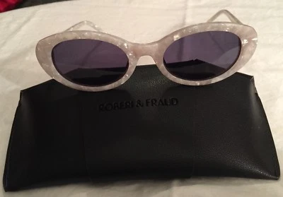 Roberi & Fraud White Betty ~ розничная цена 240 долл. США - Изображение 1 из 4