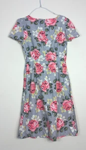 Vestido Cath Kidston UK 8 Patrón Floral Gris Línea A Midi Patinador Mangas Gorra Rosas - Imagen 1 de 5