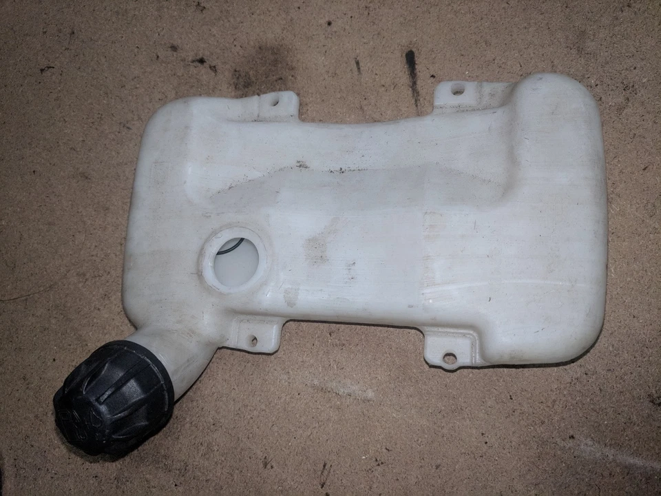 MONTAJE TANQUE COMBUSTIBLE CORTACÉSPED MOUNTFIELD P/N 4252620 / 3L4252620/1 Foto 1 de 1