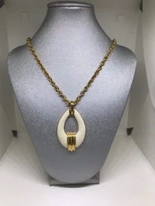 Monet Enamel Oval Doorknocker Pendant Necklace Vintage Retro - Picture 1 of 12