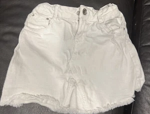 EUC Zara Girls White Denim Jean Skirt Elastic Waist Size 5 - Picture 1 of 3