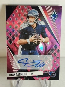 2023 Panini Phoenix RYAN TANNEHILL Viola Rosa Auto #d/25 #17 - Foto 1 di 3